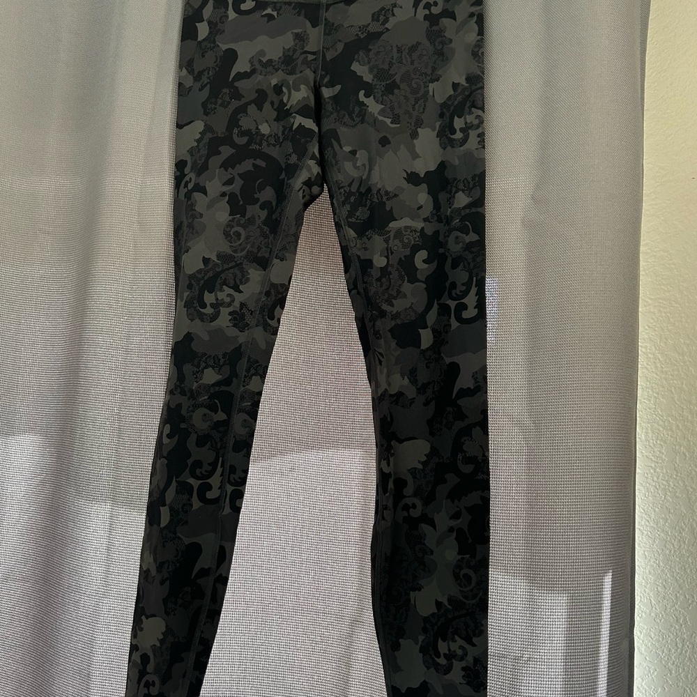 lululemon Black Camouflage Wunder Train High Rise Tight 28 inch